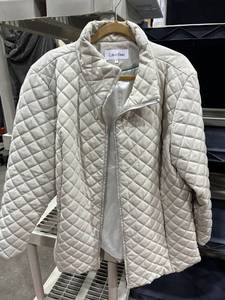 lot 1860 image: Calvin Klein size 2XL coat