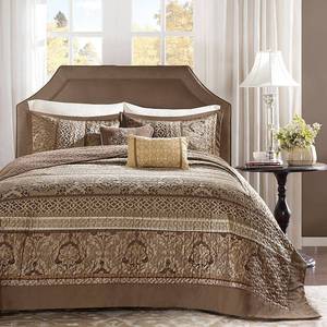 lot 1024 image: Madison Park Bellagio Quilted Bedspread Set (King Size)