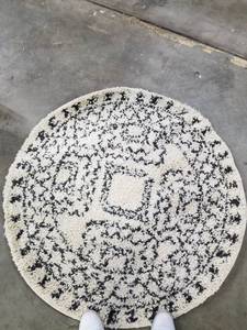 lot 5173 image: nuLOOM Diana Turkish Round Area Rug