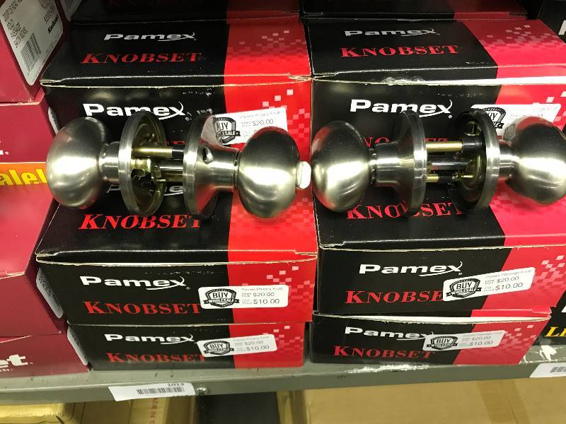 lot 1013 image: Pamex interior door handle set