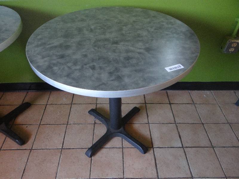 lot 101 image: Round Bistro Table