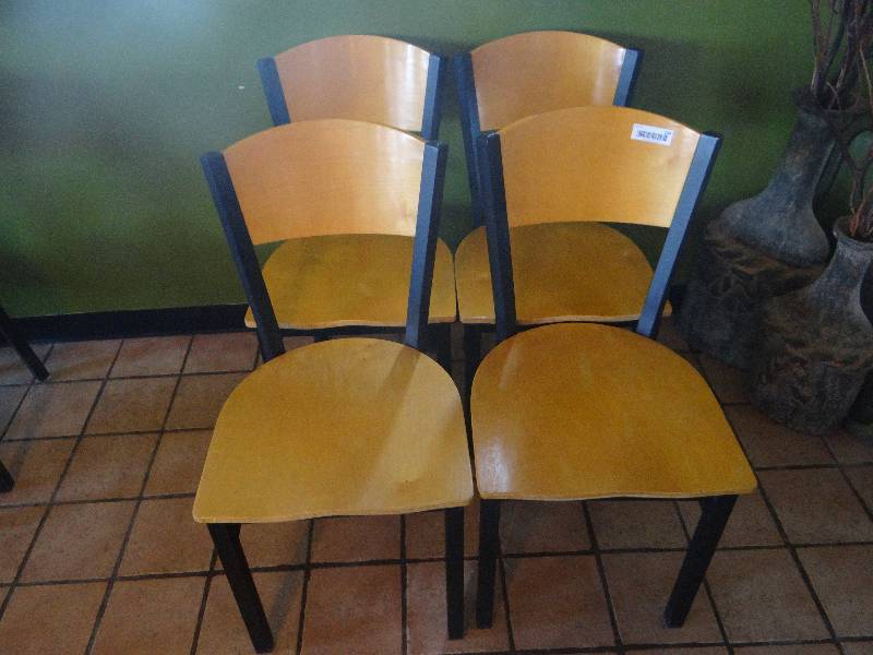 lot 104 image: 4 Black Metal and Maple color wood Dining Chairs