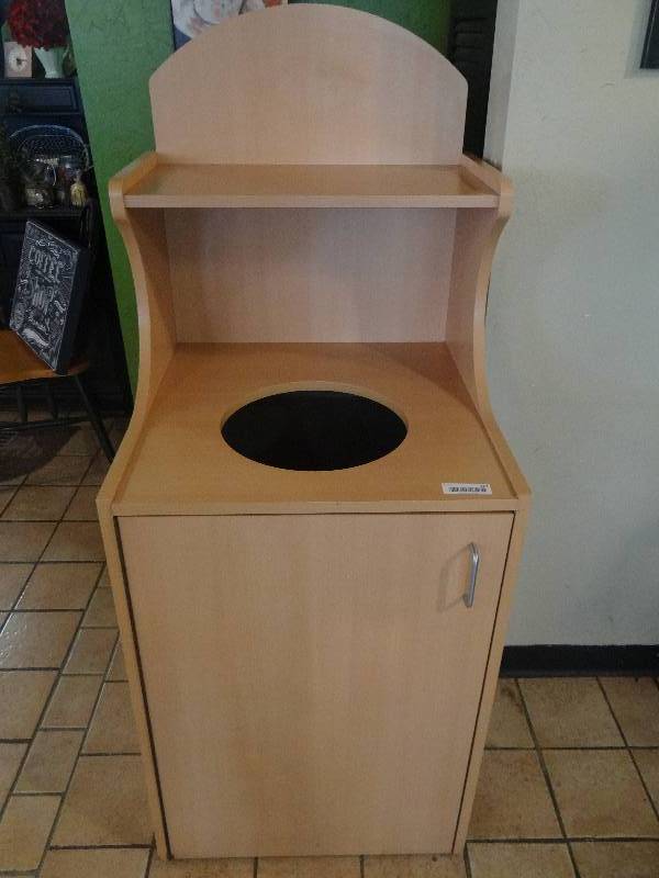 lot 127 image: Trash Receptacle wRemovable waste bin and Tray holder