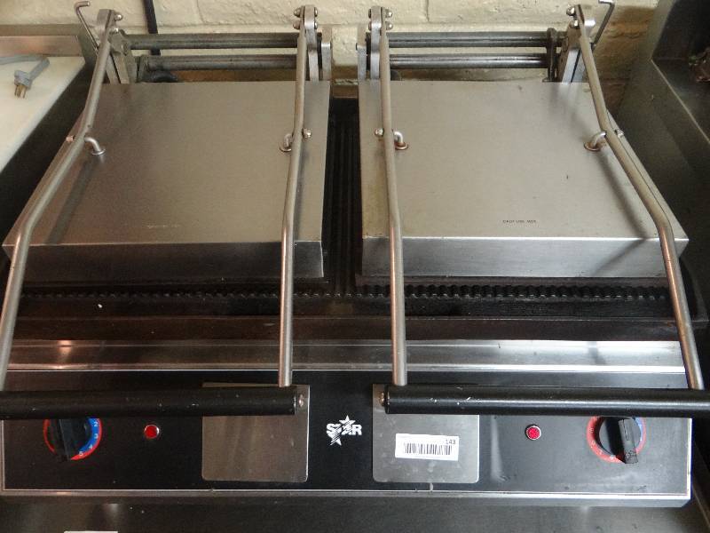 lot 143 image: Star Brand - Double Panini Grill wDrip Trays & adjustable Heat Settings
