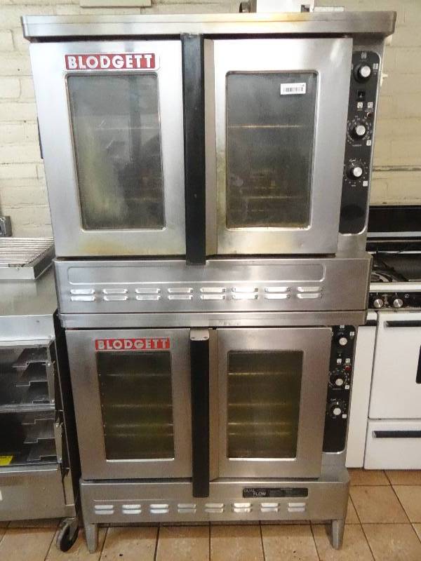 lot 146 image: Blodgett Dual Flow Double Stack Convection Ovens - Gas operated. Works Great.