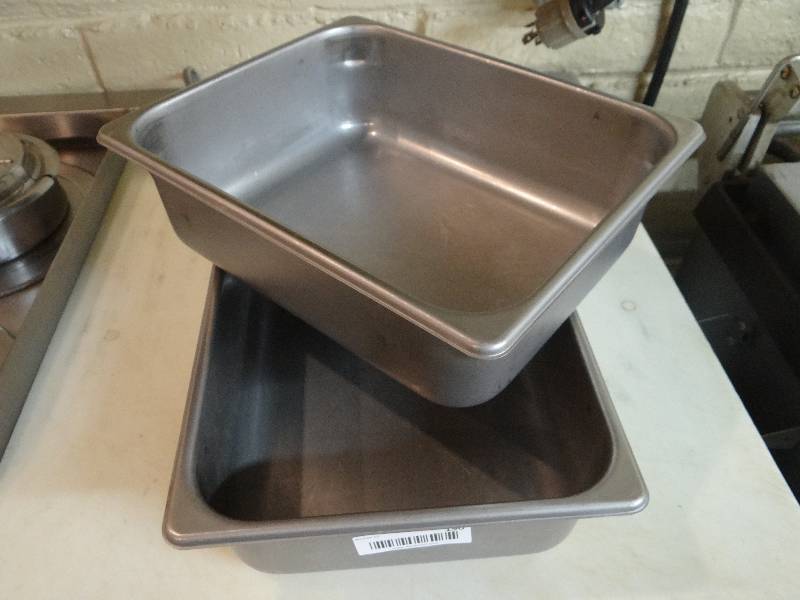 lot 190 image: 2 - 12 Size Bakers & Chefs 7 Qt.FoodSteam Pan - Stainless Steel.