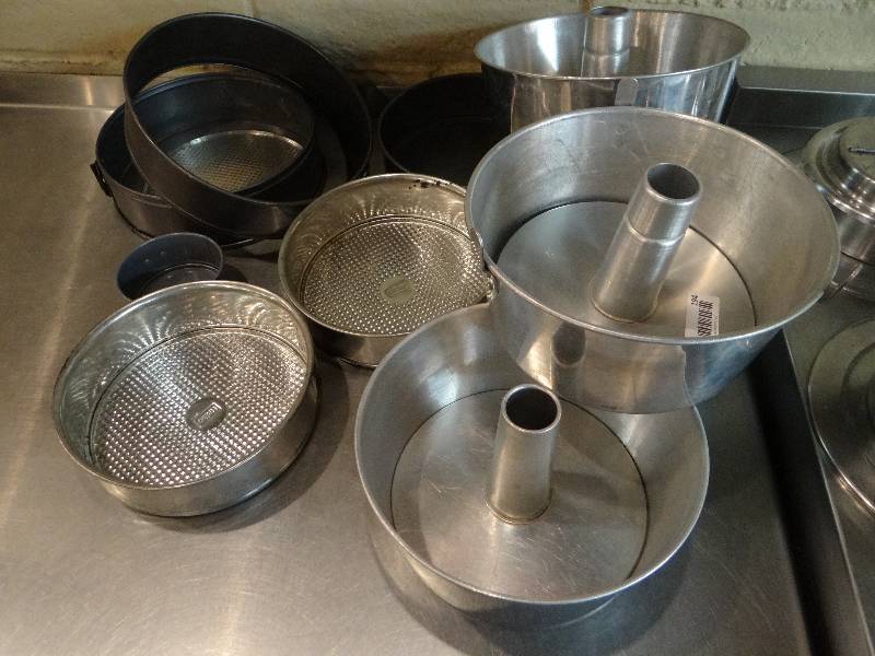 lot 194 image: Large Lot of Spring Form Pans & 4 Angel Food Cake Pans.