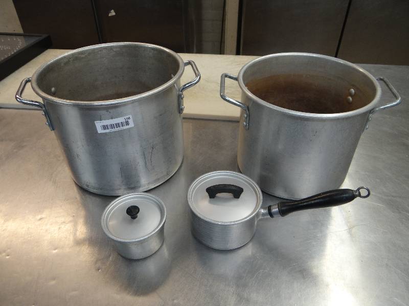 lot 198 image: 12 QT. & 14 QT. Stainless Steel Stock Pots & 2 Sauce Pots.