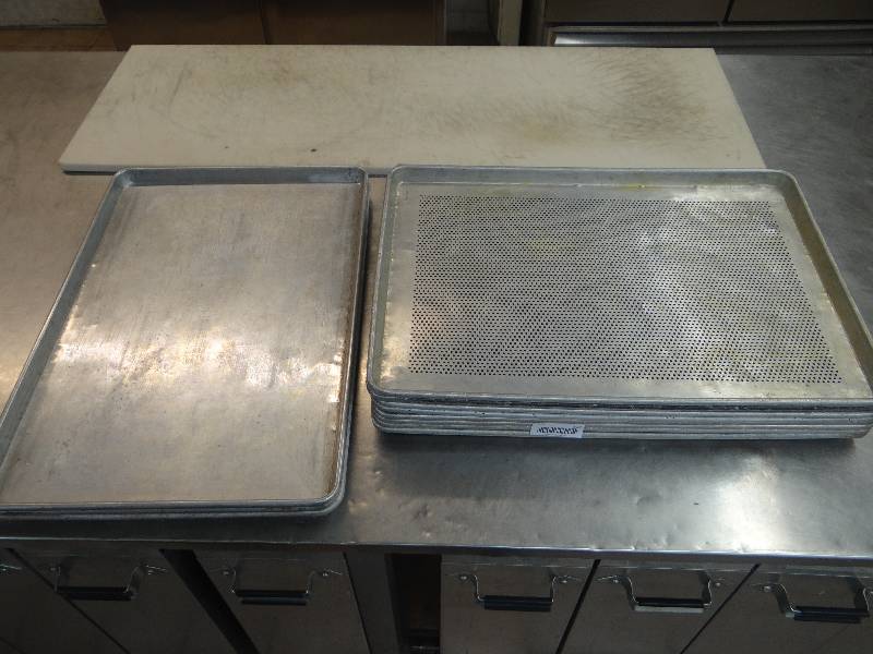 lot 214 image: Lot of 11 BakeryBun Pans - 8 Aerated, 3 Solid.