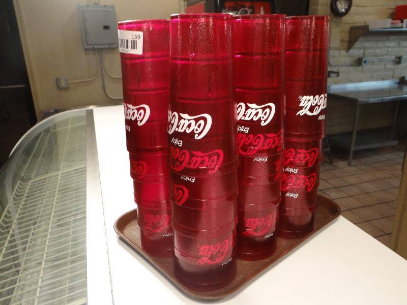 lot 159 image: Tray of 40 - G.E.T. Brand, Red Plastic 20 oz. Coca Cola Glasses