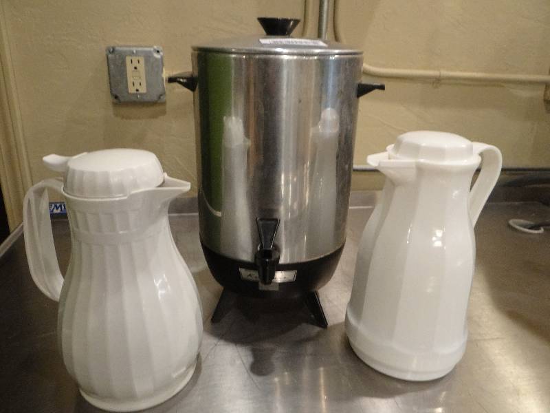 lot 165 image: Kenmore Perculator & 2 Thermal Carafes.