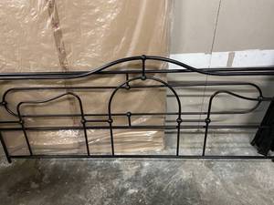 lot 14397 image: bed frame king