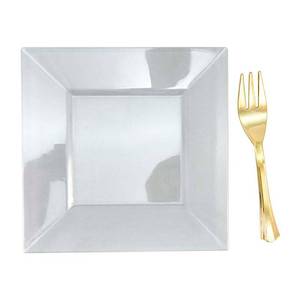 lot 36 image: Clear Gld Paper Plates - Spritz, Gold