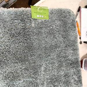 lot 118 image: Charisma Bath Collection Non-Slip Bath Mat 24 x 36 Aloe Green 1 Count NEW