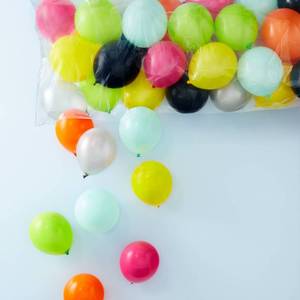 lot 194 image: Balloon Drop Kit - Spritz