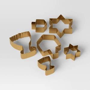 lot 251 image: Brass Cookie Cutter Set - Threshold