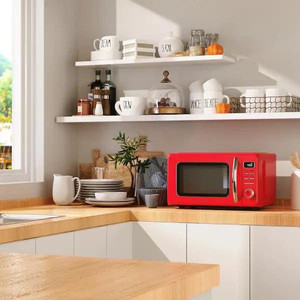 lot 14615 image: Galanz 0.9 cu. ft. 900-Watt Retro Countertop Microwave in Red Retail $ 112.90