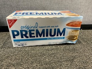 lot 14628 image: PREMIUM saltine crackers