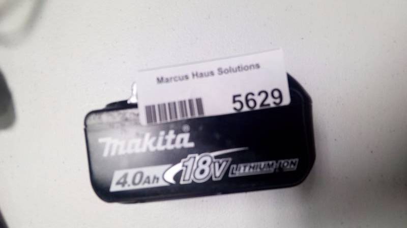 lot 5629 image: Makita 18 V Battery