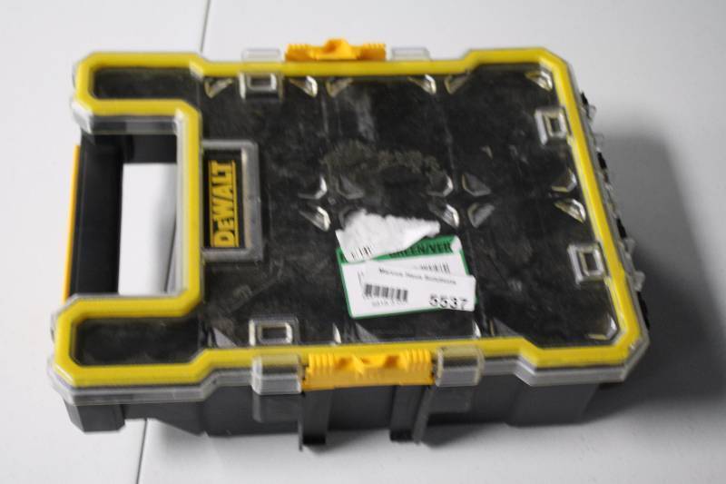 lot 5537 image: Dewalt Bin Box...