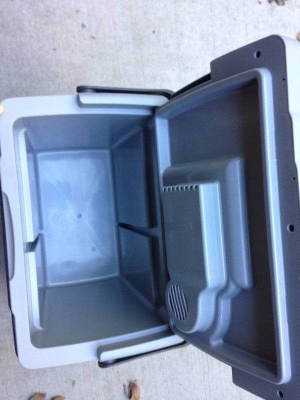 lot 2100 image: Coleman Thermoelectric Cooler with 12 V Power Cord