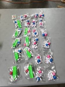 lot 3178 image: 24-Piece Bowling Set Party Favors