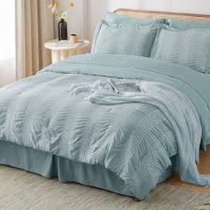 lot 3124 image: Bedsure Bed-in-a-Bag Solid Pintuck Bedding Set (Twin Size)