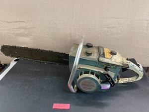 lot 1530 image: Vintage Sears Easy Start 16 Gas Chainsaw (RUNS)