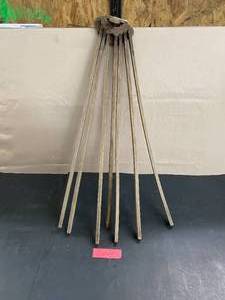 lot 1535 image: Vintage Handy Clothes Hanger