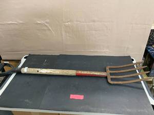 lot 1583 image: Potato Fork