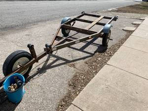 lot 1587 image: Boat Trailer - Date MFD. 42976 - GVWR 1510lbs - Model 1216