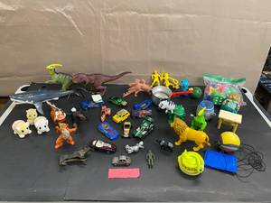 lot 1602 image: Hot Wheels, Schleich Dino, British Museum Dino, Jacks, and Many More Toys