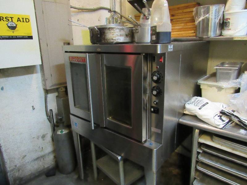 lot 1601 image: Blodgett Full Size Electric Convection Oven On Legs
