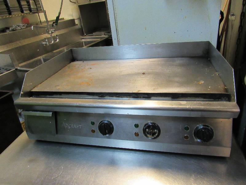lot 1609 image: Adcraft 30 Flattop Griddle