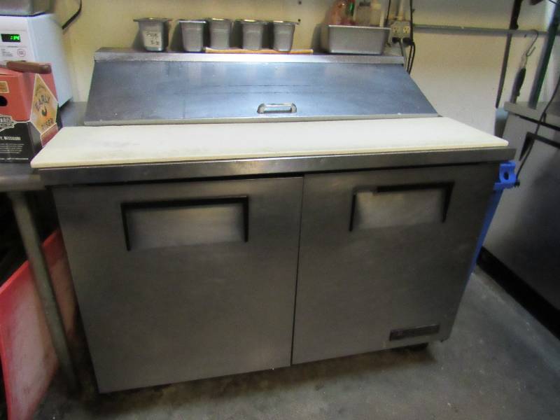 lot 1610 image: True 48 Prep Table