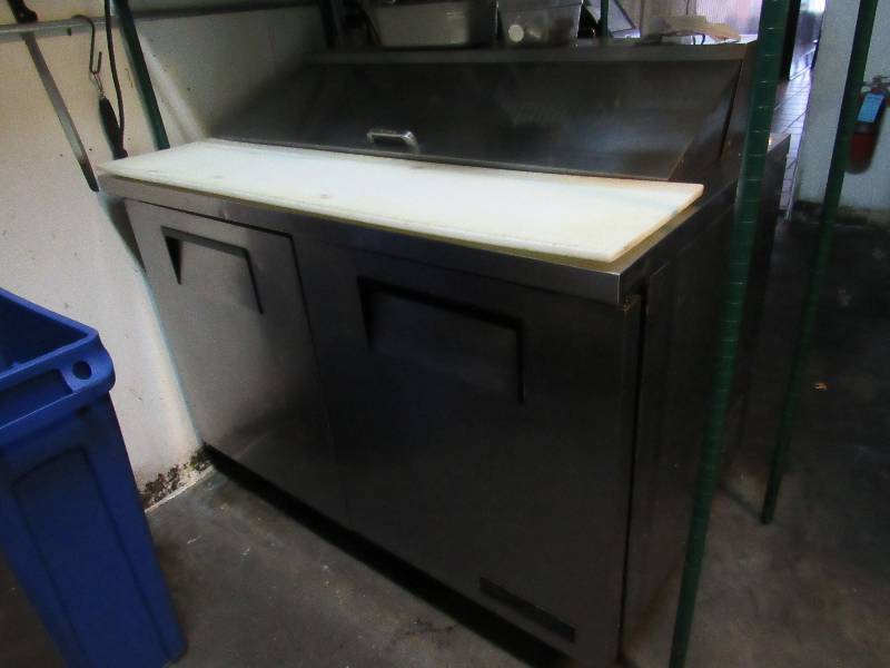 lot 1611 image: True 48 Prep Table