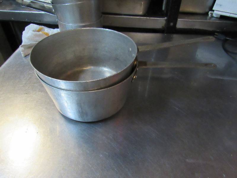 lot 1625 image: Pair of 6QT Update Brand Sauce Pans