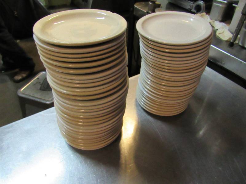 lot 1636 image: Lot of Appetizer Plates