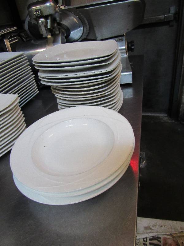 lot 1637 image: Lot of Mixed Style and Size Plates