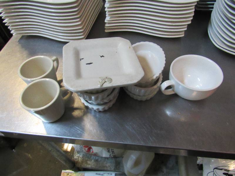 lot 1639 image: Lot of Mixed Ceramics