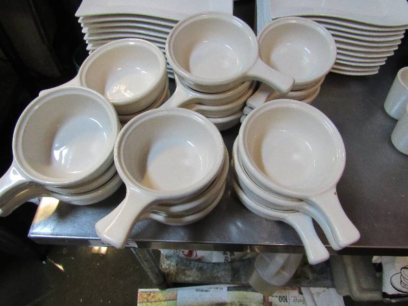 lot 1640 image: Lot of (18) Hot Soup Cups With Handles