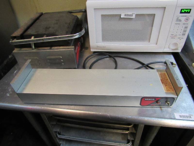 lot 1641 image: Nemco 24 Overhead Food Warmer