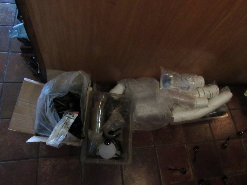 lot 1650 image: Lot Of Mixed PaperPlastic Products