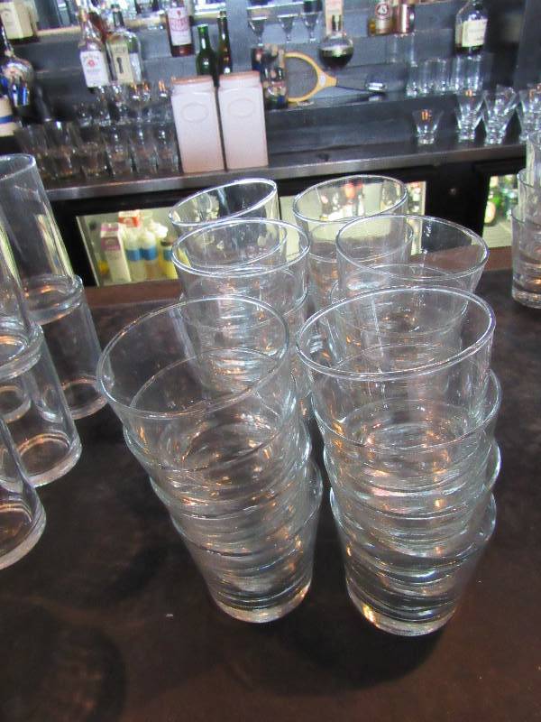 lot 1652 image: Round Rocks Glasses