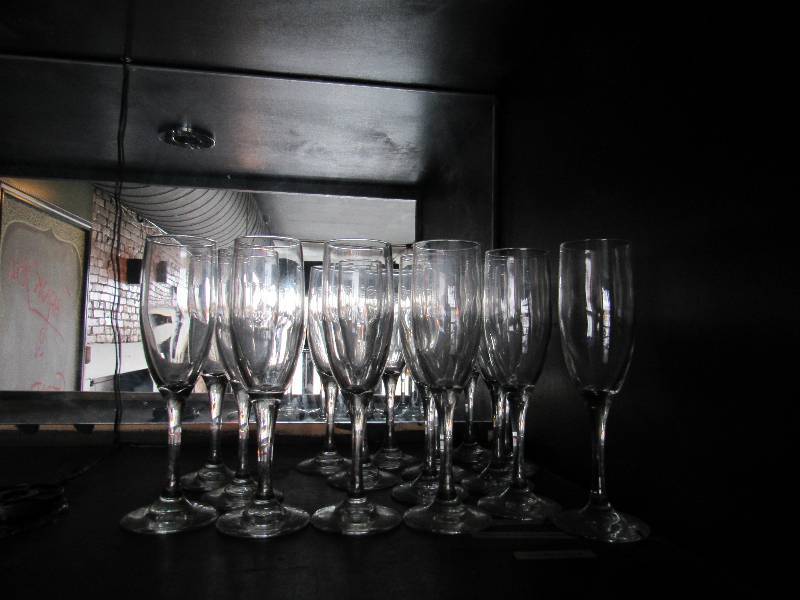 lot 1665 image: Large Lot of Champagne Glasses