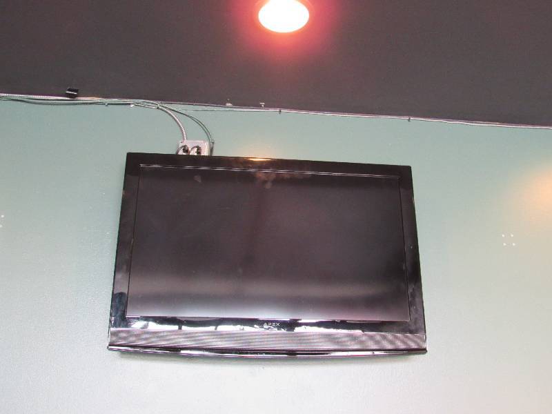 lot 1683 image: Apex 40 HDTV