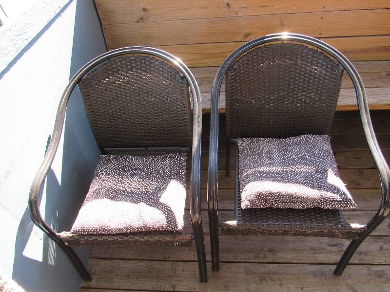 lot 1758 image: Pair Of Aluminum Framed Chairs With Vinyl Woven Seats And Backs