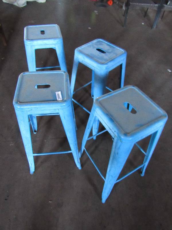 lot 1813 image: Lot Of (5) Light Blue Vintage Style Bar Stools