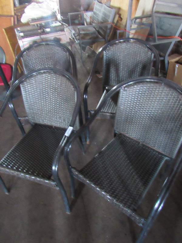 lot 1815 image: Lot Of (4) Aluminum Framed Chairs With Vinyl Woven Seats And Backs
