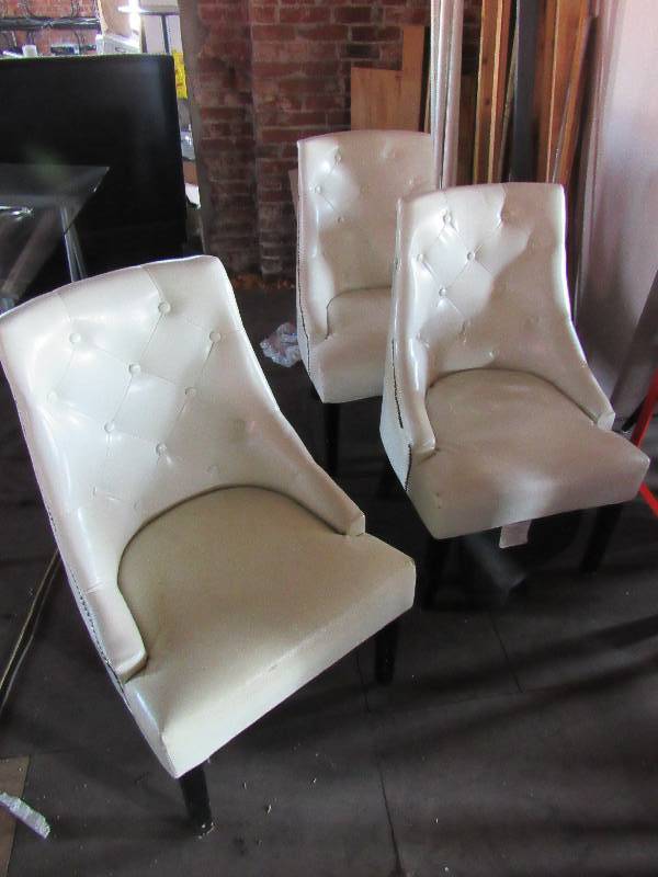 lot 1834 image: Lot Of (4) Off White Vinyl Padded Chairs
